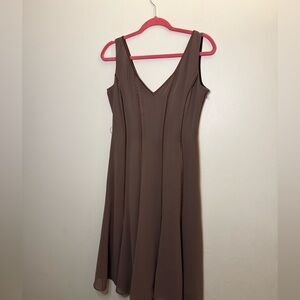 casual corner sleeveless V-neck dress